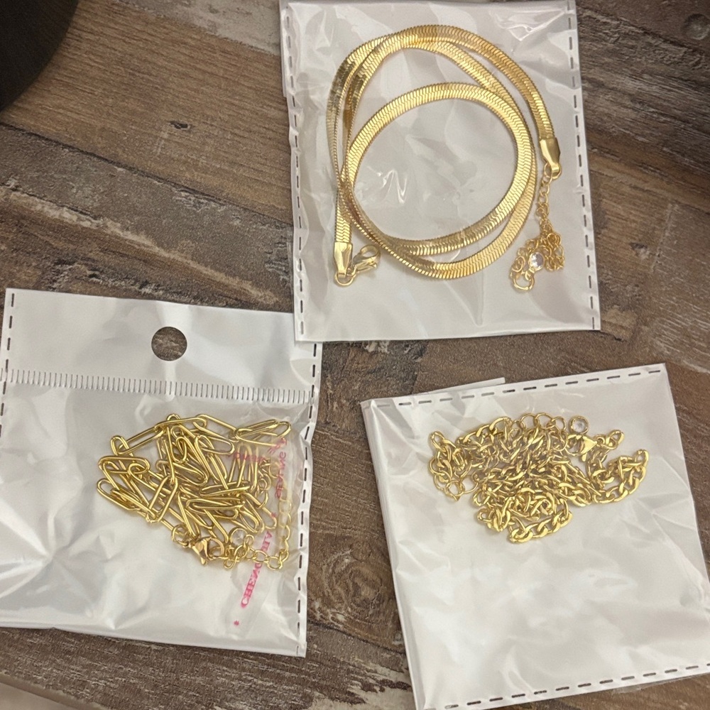 Amazon Gold Tone Mixed Necklace and Chain Set